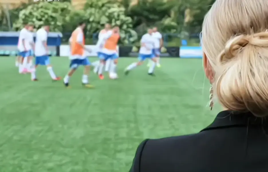 《足球队的女老板们》法国喜剧电影-《Footballers'Moms》1080P无广告免费播放