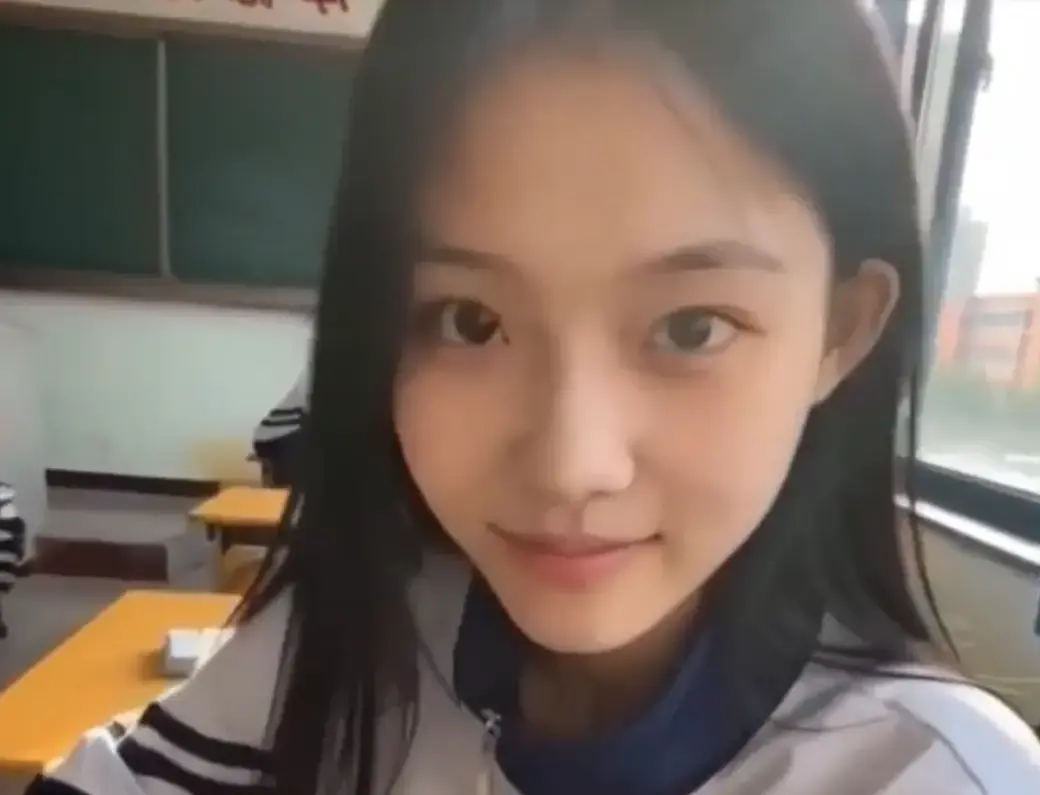 我的十八岁女友无删减版在线播放 - 黄果AI短剧4K蓝光高甜治愈全集 - 追完又想谈恋爱了结局太甜免费观看